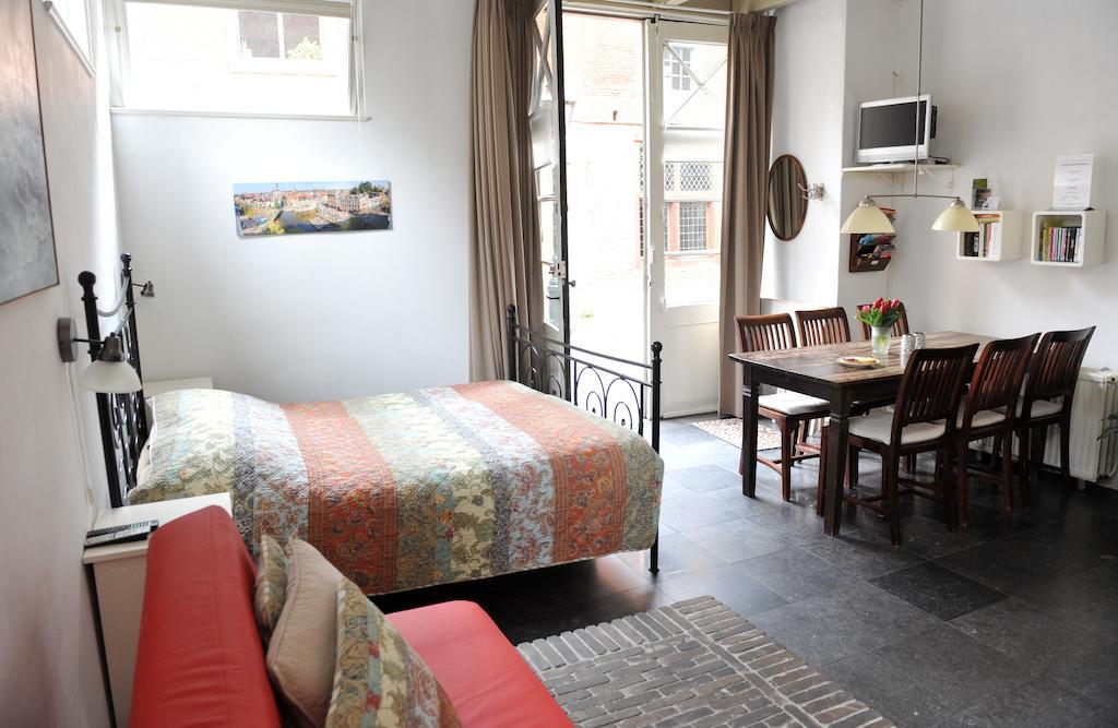 B&B Bed En Beschuit Leiden Zimmer foto